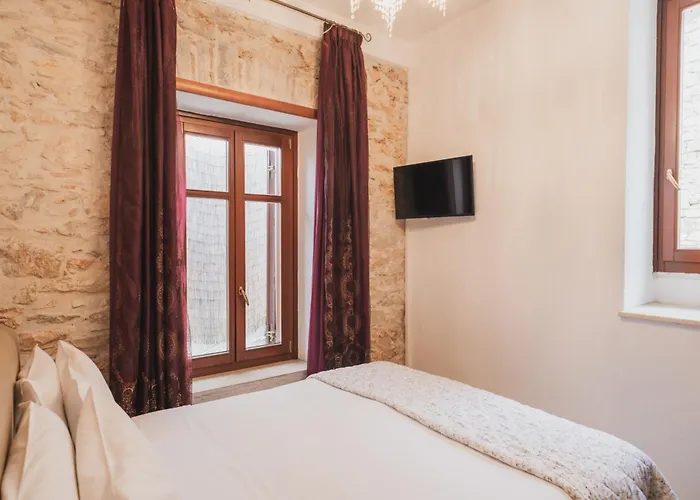 Tsopela Boutique Hotel *